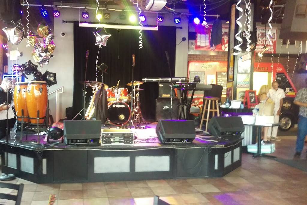 Ziggys Street Food Cocktails & Music | restaurant | 132 Main St S, Stillwater, MN 55082, USA | 6513421773 OR +1 651-342-1773