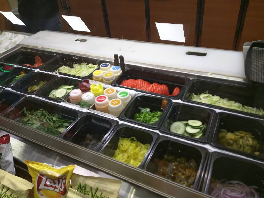 Subway | restaurant | 2304 Remi Dr, Melbourne, FL 32940, USA | 3216368312 OR +1 321-636-8312