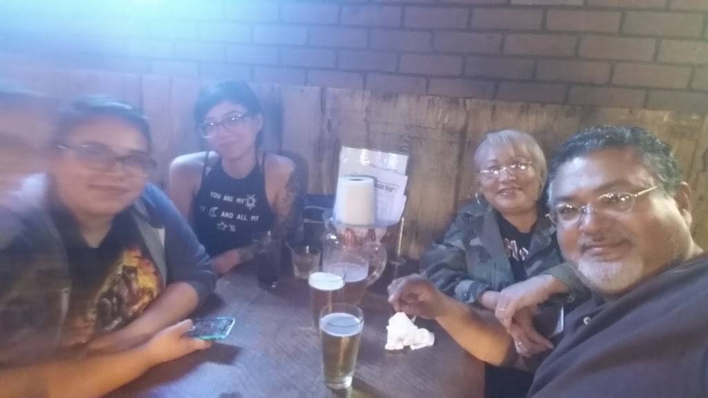 Wooden Nickel | restaurant | 842 Kendall Dr, San Bernardino, CA 92407, USA | 9098834317 OR +1 909-883-4317