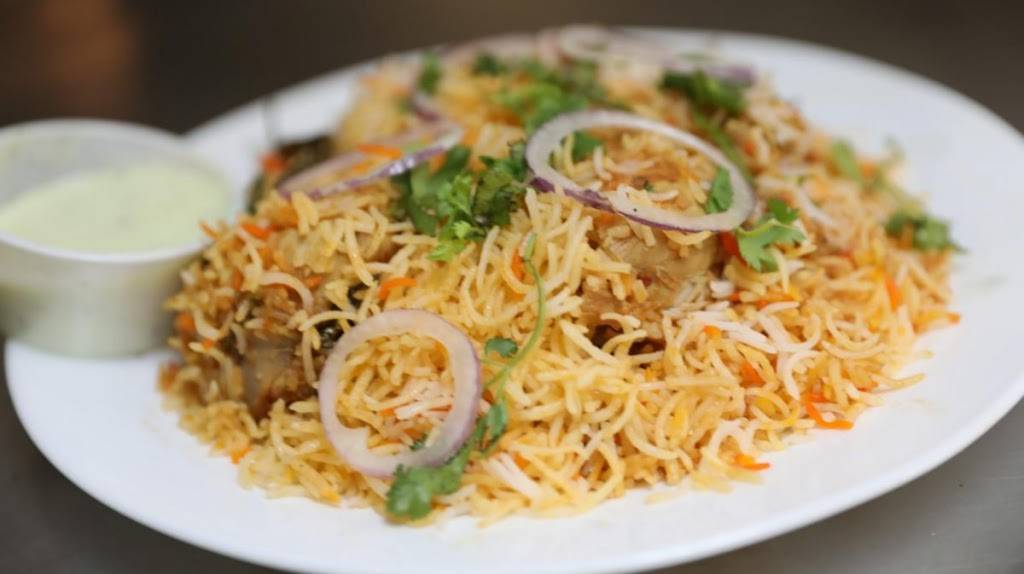 Desi Corner | meal takeaway | 40 Dundas St E, Mississauga, ON L5A 1W2, Canada | 9052757501 OR +1 905-275-7501