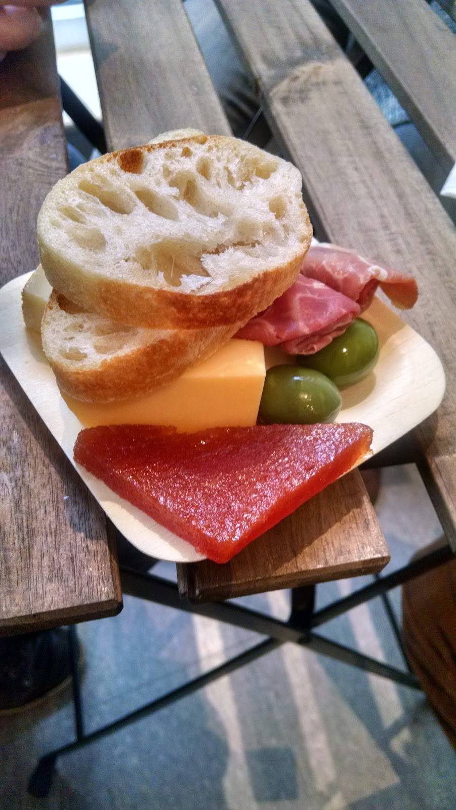 Birch Street Bistro | restaurant | 14 Birch St, Roslindale, MA 02131, USA | 6173232184 OR +1 617-323-2184