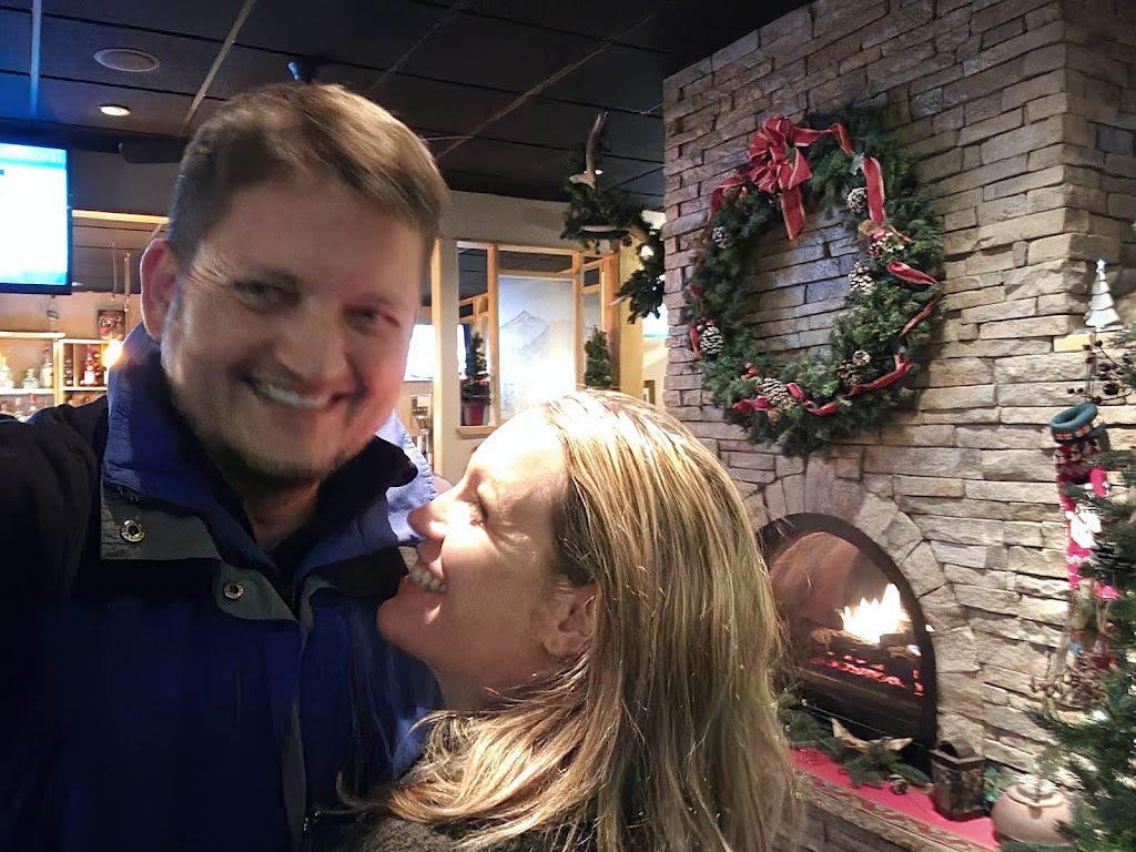 The Lookout Grille | restaurant | 1850 Transfer Trail, Glenwood Springs, CO 81601, USA | 9709454228 OR +1 970-945-4228