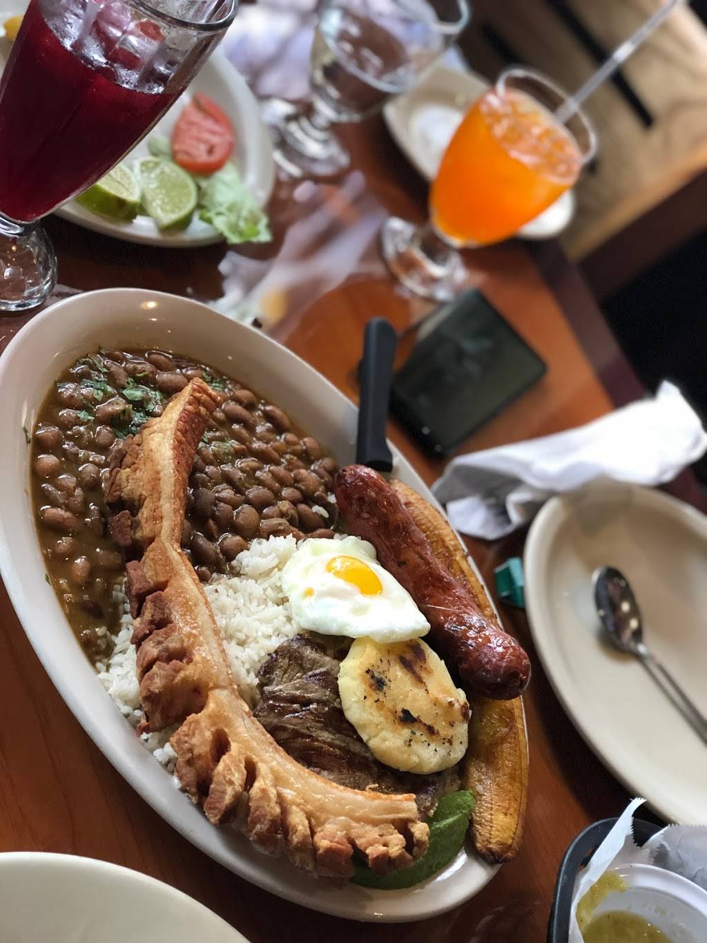 La Colonia Restaurant | restaurant | 2205 Central Ave NE, Minneapolis, MN 55418, USA | 6127064146 OR +1 612-706-4146