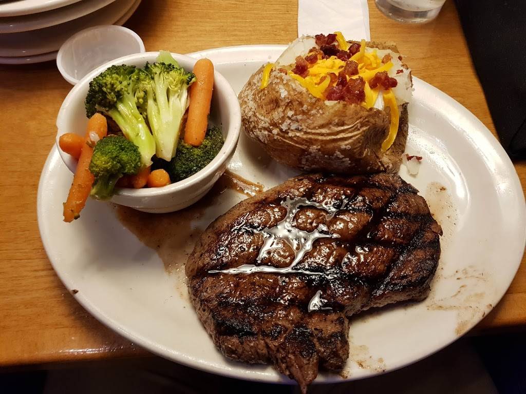 Texas Roadhouse | restaurant | 10729 Gateway Blvd W, El Paso, TX 79935, USA | 9155917427 OR +1 915-591-7427