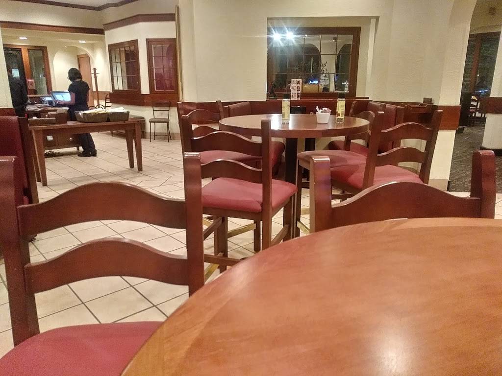 Olive Garden Italian Restaurant | meal takeaway | 16151 Ford Rd, Dearborn, MI 48126, USA | 3132406100 OR +1 313-240-6100