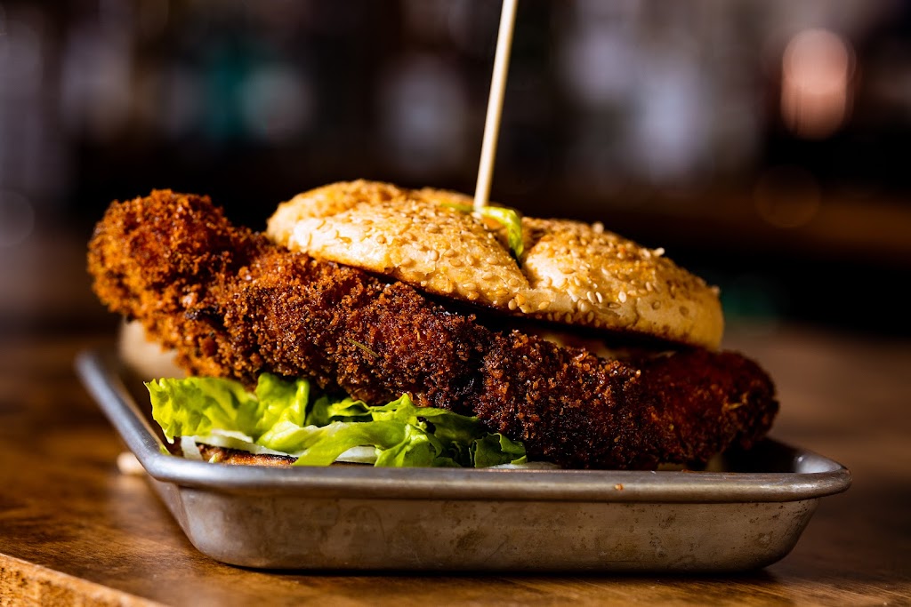 Foxs Hole in the Wall | restaurant | 124 Princess St, Wilmington, NC 28401, USA | 9103991263 OR +1 910-399-1263