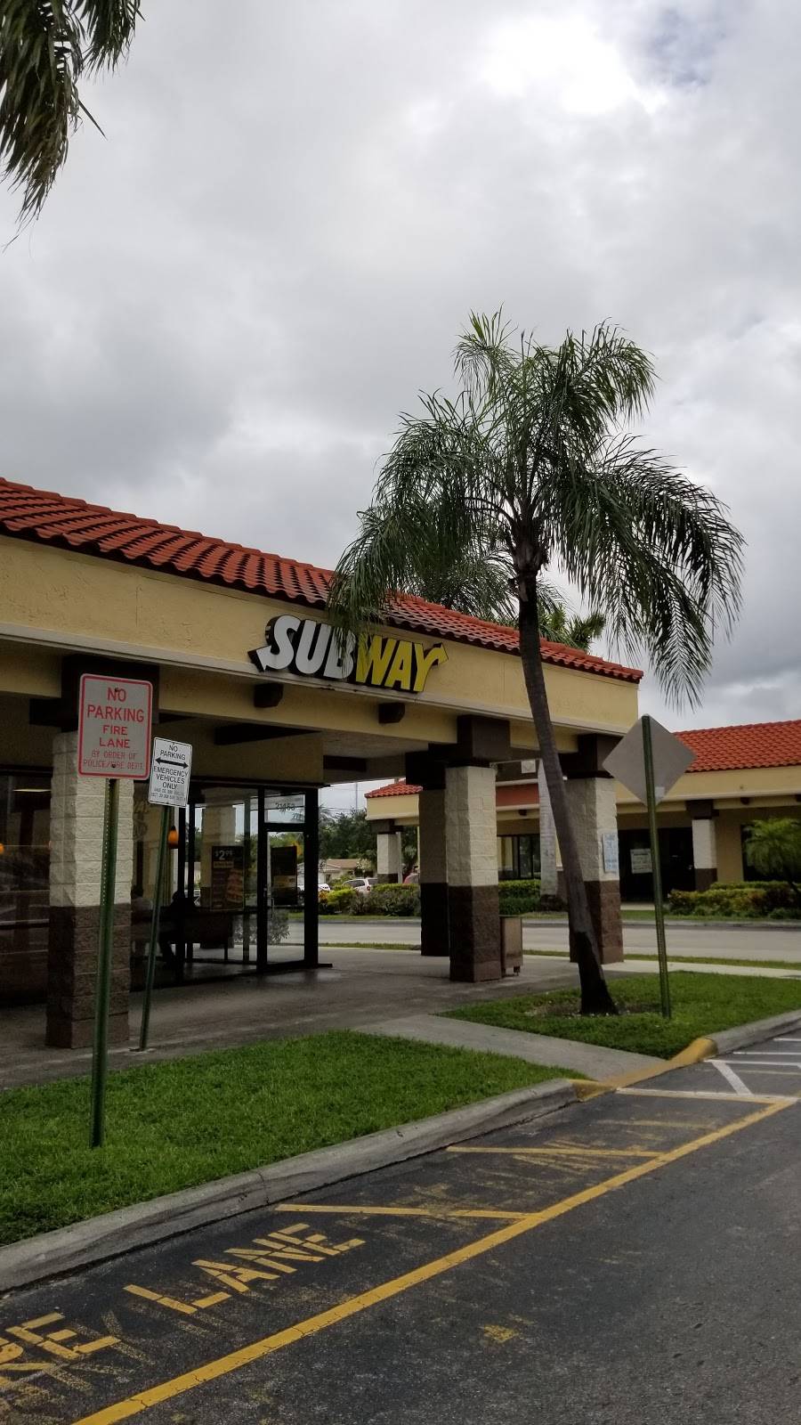 Subway | meal takeaway | 21453 NW 2nd Ave Unit D1, Miami Gardens, FL 33169, USA | 3056523111 OR +1 305-652-3111