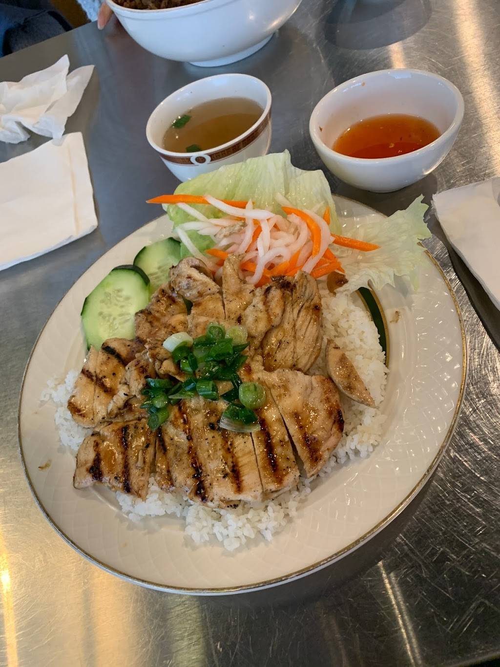 Basil Authentic Vietnamese Cuisine | restaurant | 909 SE Everett Mall Way, Everett, WA 98208, USA | 4253748082 OR +1 425-374-8082