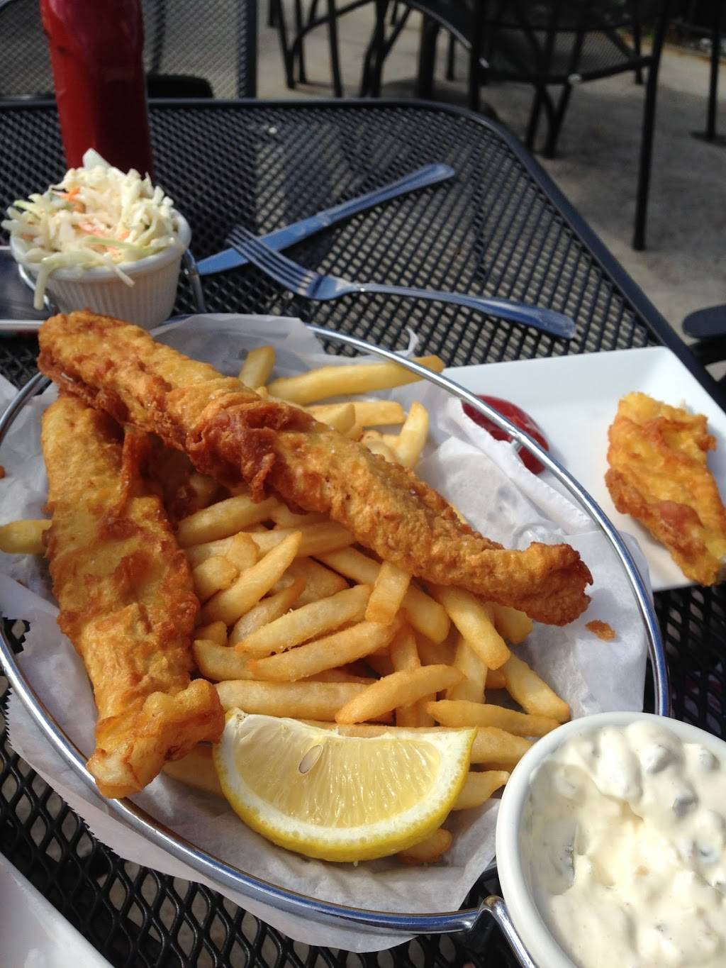 Rileys by the seawall | restaurant | 14 Beach Dr, Stratford, CT 06615, USA | 2036939255 OR +1 203-693-9255