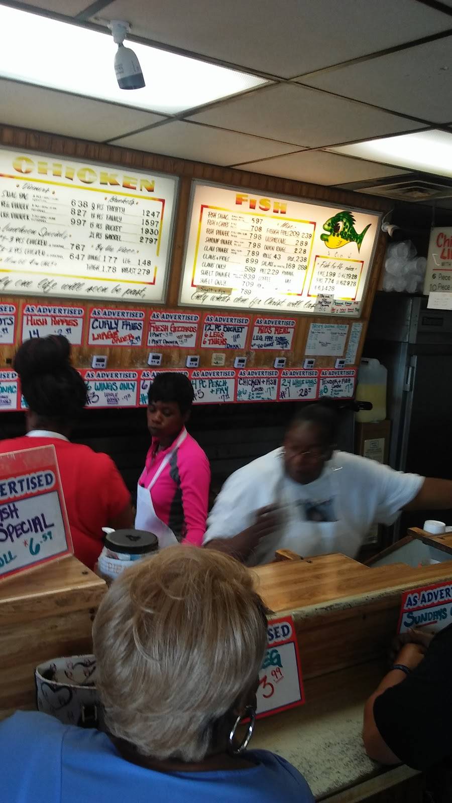 Chicken Coop | restaurant | 2544 Sanford St, Muskegon, MI 49444, USA | 2317335516 OR +1 231-733-5516