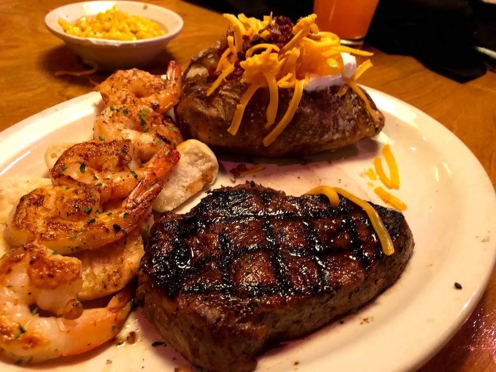 Texas Roadhouse | restaurant | 2856 Patriots Ln, Naperville, IL 60563, USA | 6307780960 OR +1 630-778-0960