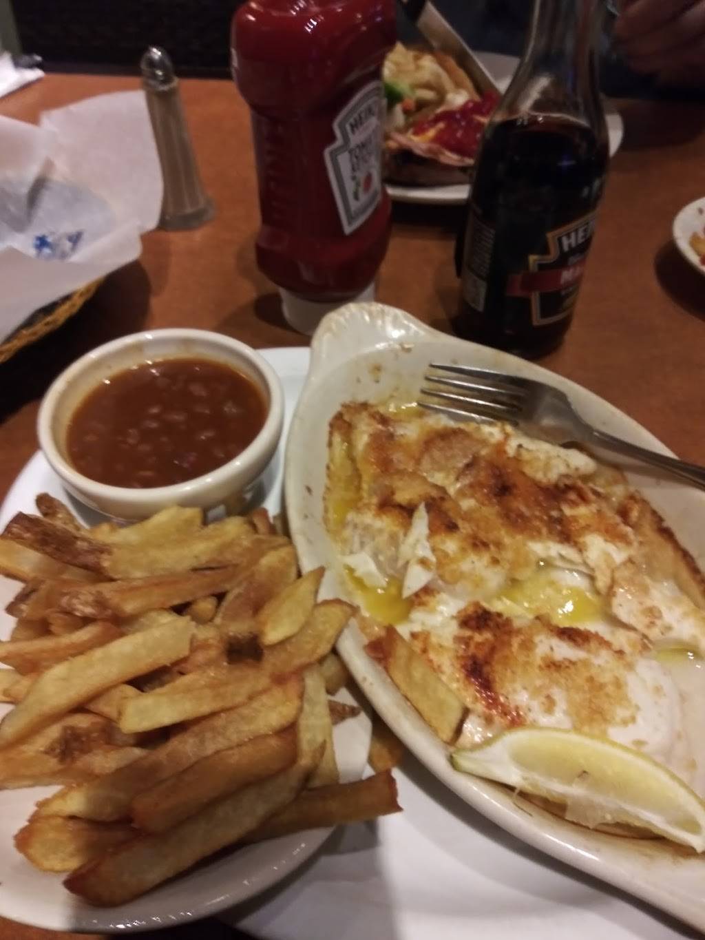 M & C | restaurant | 436 Belleville Ave, New Bedford, MA 02746, USA | 5089932219 OR +1 508-993-2219