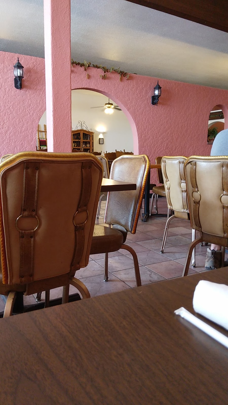 Bernies Méxican Restaurant | restaurant | 367 Snowy Range Rd, Laramie, WY 82072, USA | 3077425425 OR +1 307-742-5425