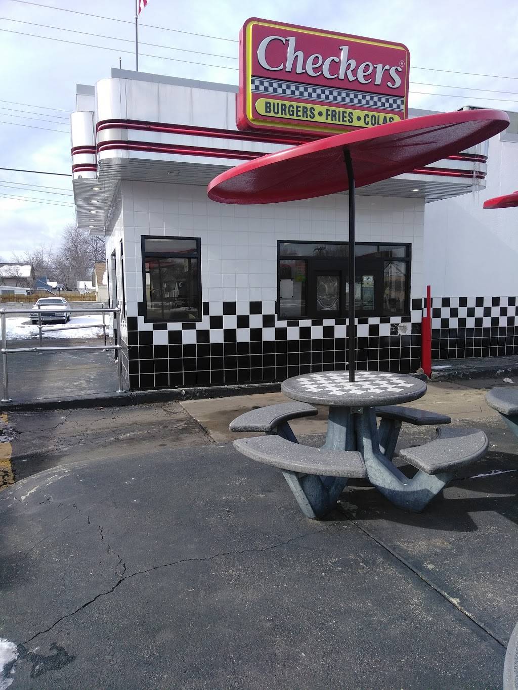 Checkers | restaurant | 23815 Van Dyke Ave, Center Line, MI 48015, USA | 5867546444 OR +1 586-754-6444