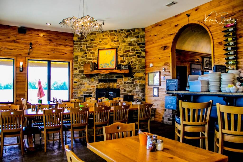 The Riverhouse | restaurant | 11500 State Hwy N, Scott City, MO 63780, USA | 5732640055 OR +1 573-264-0055