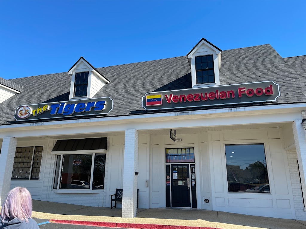 The Tigers Bar & Grill | restaurant | 873 Hillcrest Rd, Mobile, AL 36695, USA | 2513487007 OR +1 251-348-7007