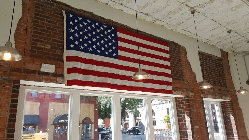 Farm Luck Soda Fountain & Dry Goods | restaurant | 109 W Franklin St #119, Waxahachie, TX 75165, USA | 2149038021 OR +1 214-903-8021