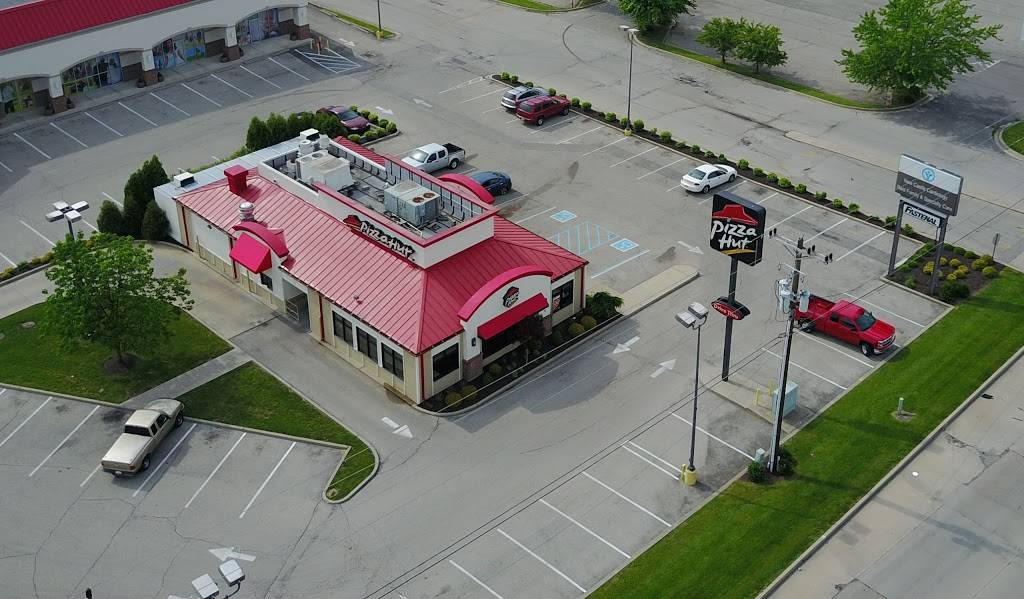 Pizza Hut | restaurant | 711 S Memorial Dr, New Castle, IN 47362, USA | 7655292992 OR +1 765-529-2992