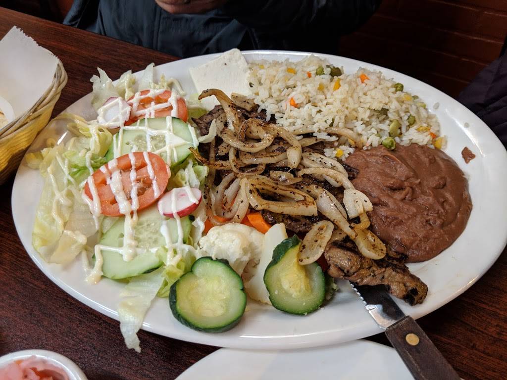 Pupuseria Suchitoto | restaurant | 14007 Hwy 99, Lynnwood, WA 98087, USA | 4257457577 OR +1 425-745-7577