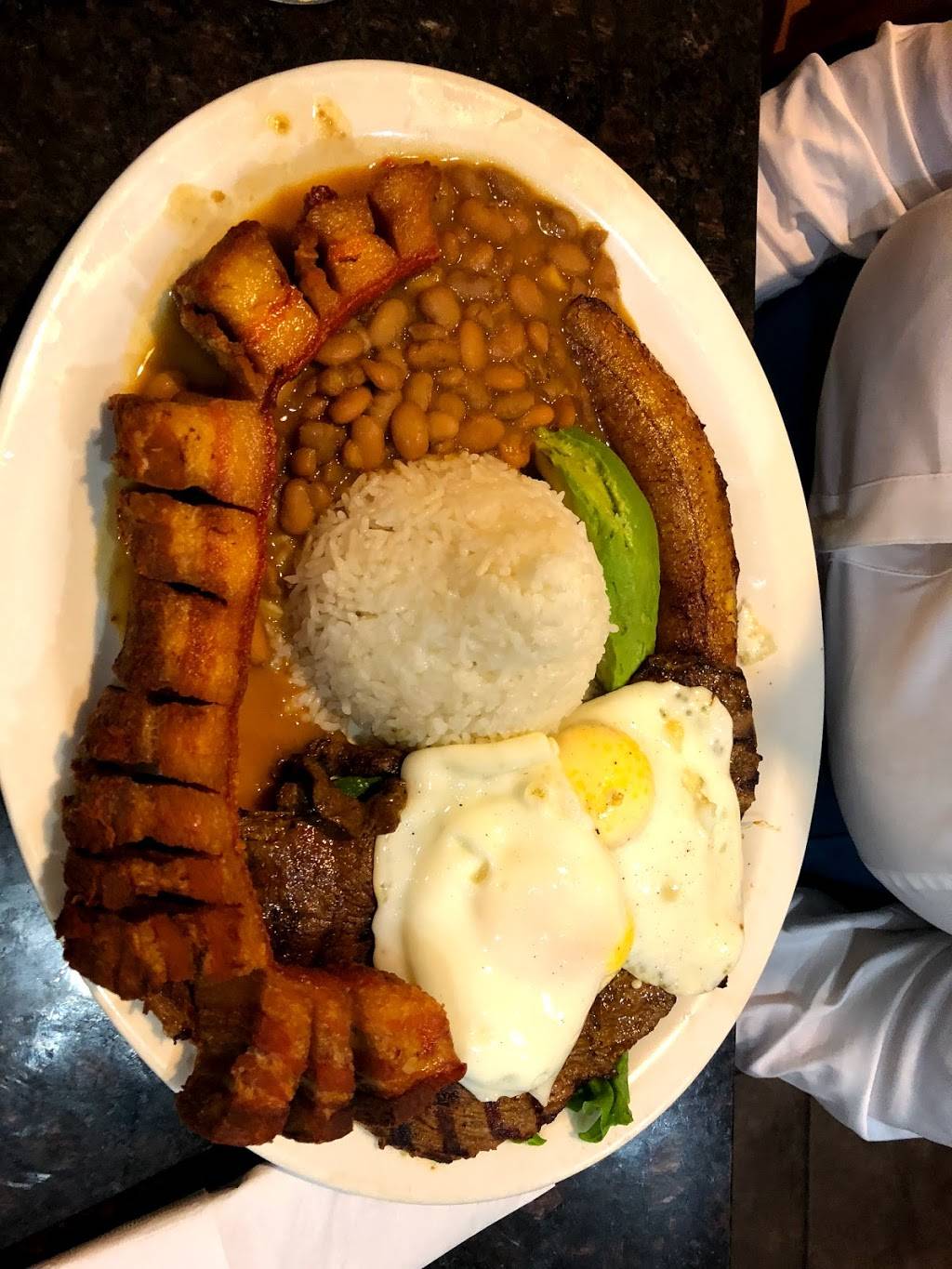 Sandros Latin Food | restaurant | 2703 23rd Ave, Astoria, NY 11105, USA | 7186062323 OR +1 718-606-2323