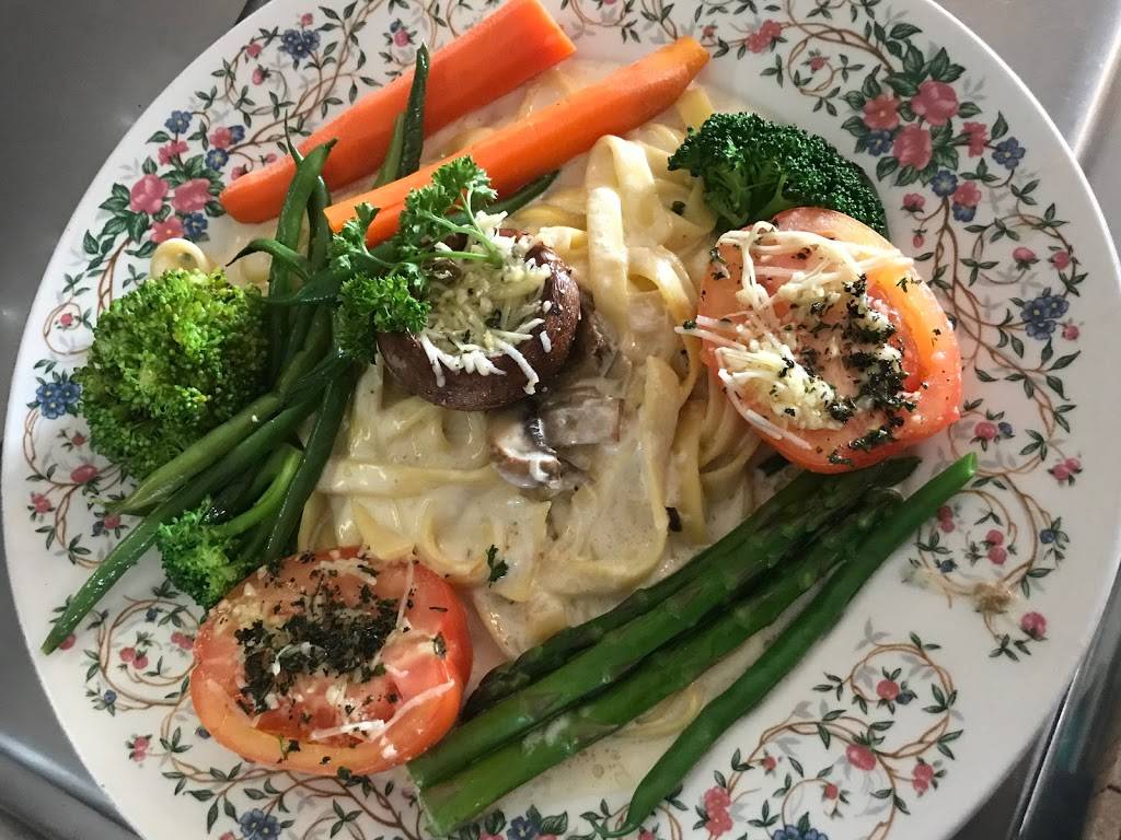 Suzettes Restaurant | restaurant | 20251 Johnson Memorial Dr, Jordan, MN 55352, USA | 9524922422 OR +1 952-492-2422