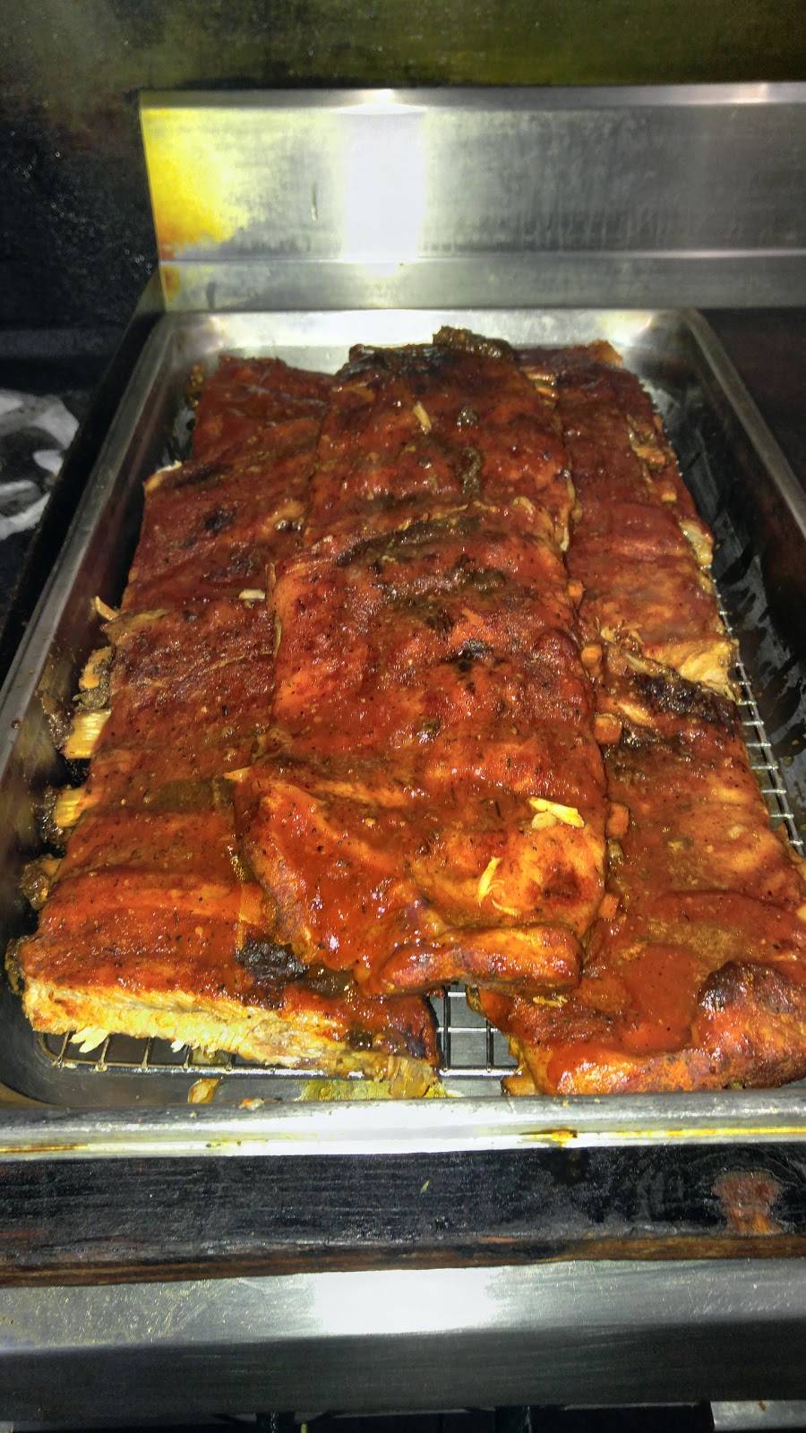 The Deluxe Restaurant | restaurant | 51 Talbot St N, Essex, ON N8M 1A3, Canada | 5197768112 OR +1 519-776-8112