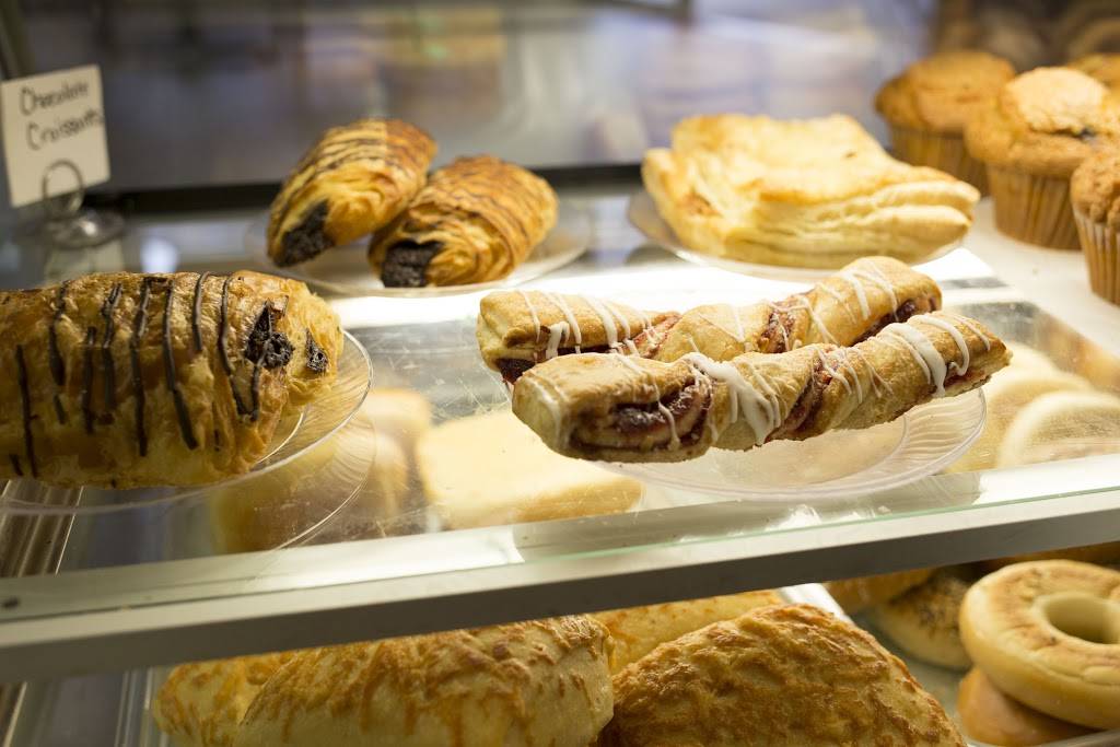 Dolce Vita Cafe | cafe | 1698 Commonwealth Avenue, Boston, MA 02135, USA | 6172322380 OR +1 617-232-2380