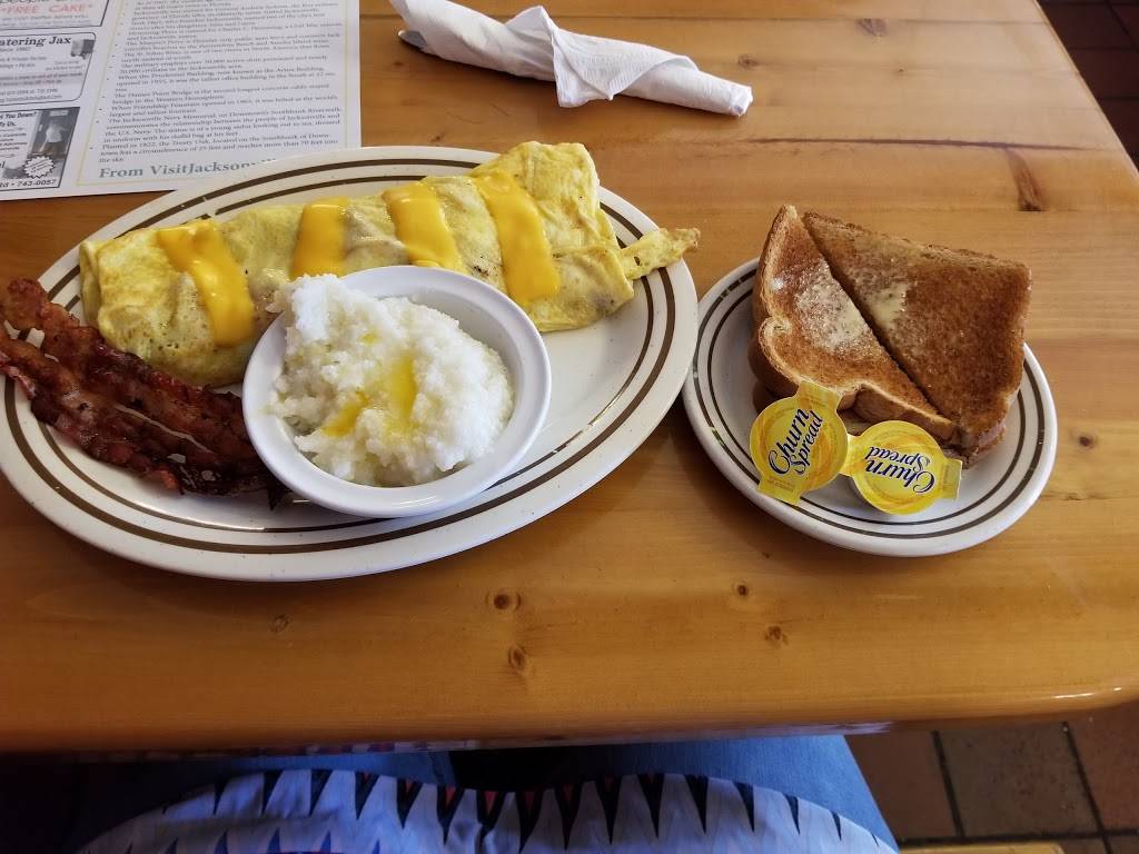 Famous Amos Restaurant | restaurant | 10339 San Jose Blvd, Jacksonville, FL 32257, USA | 9042686159 OR +1 904-268-6159