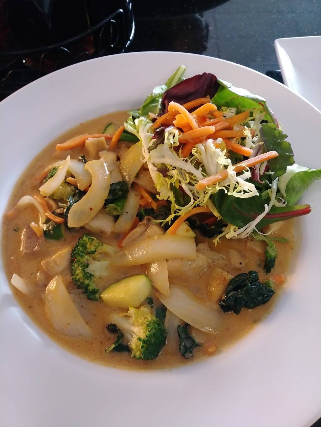 Nori Asian Kitchen & Sushi | restaurant | 2025 Bird St, Oroville, CA 95965, USA | 5303533329 OR +1 530-353-3329