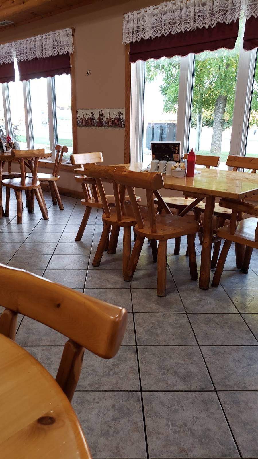 Travelodge by Wyndham Port Elgin |  | 235 Goderich St, Port Elgin, ON N0H 2C1, Canada | 5198322021 OR +1 519-832-2021