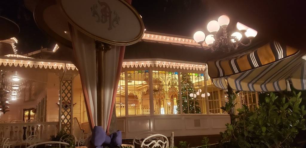 Minnie & Friends - Breakfast in the Park | restaurant | 1313 Harbor Blvd, Anaheim, CA 92802, USA | 7147813463 OR +1 714-781-3463