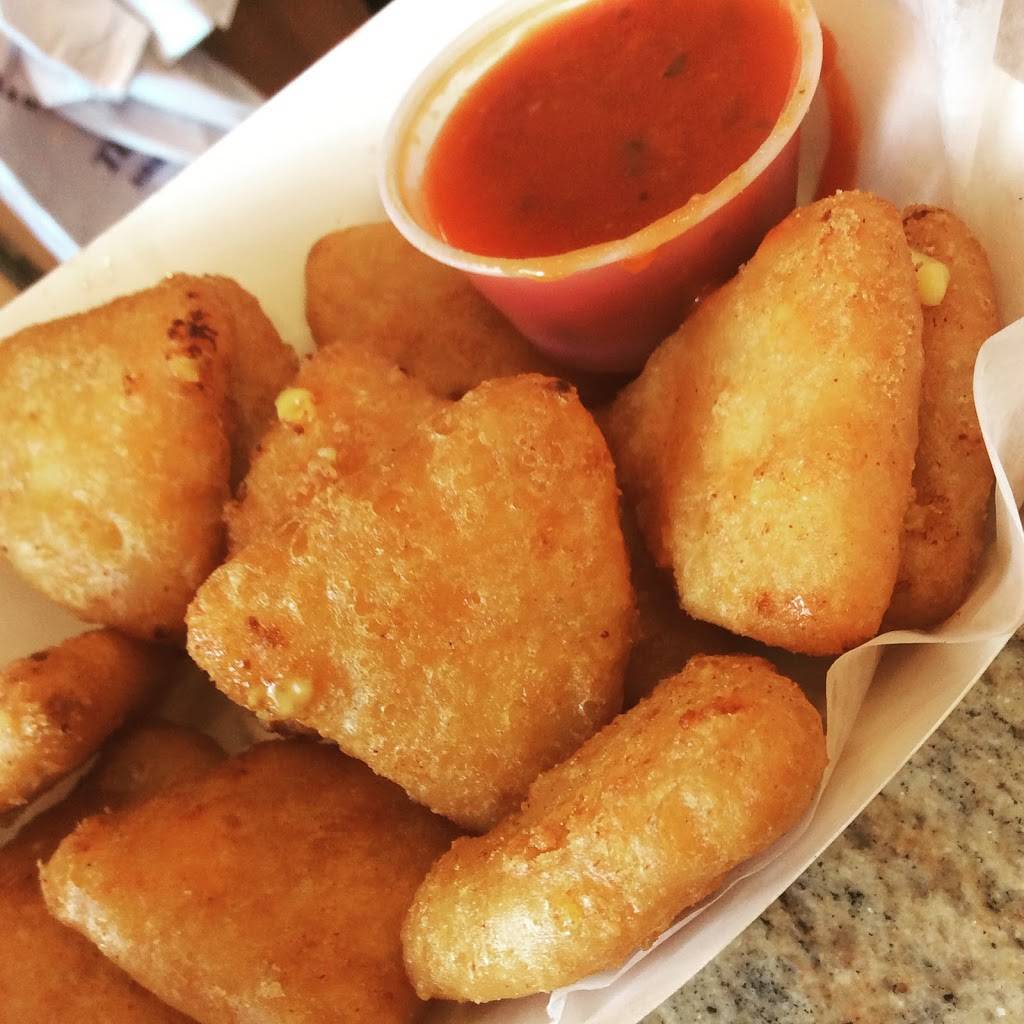 Breezy Dogs Shakes & More | restaurant | 410 Beach 129th St, Rockaway Park, NY 11694, USA | 7186347000 OR +1 718-634-7000