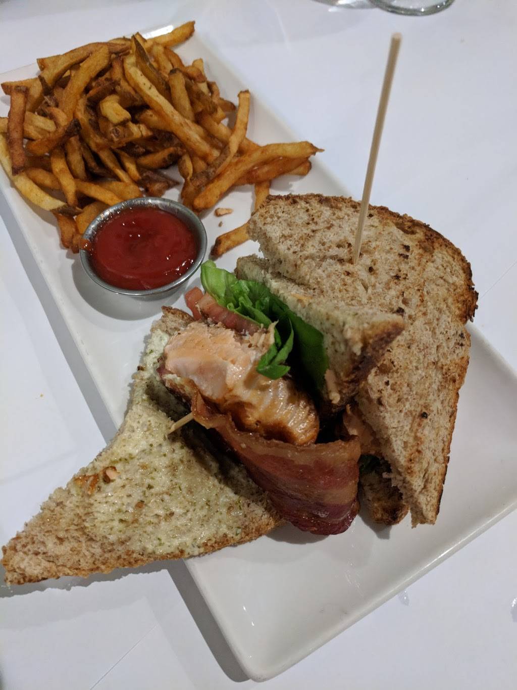 The Grilled Oyster Company | restaurant | 7943 Tuckerman Ln, Potomac, MD 20854, USA | 3012999888 OR +1 301-299-9888