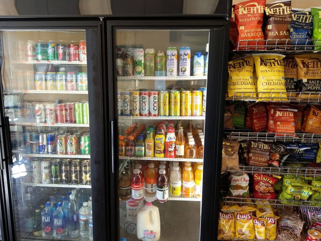 Louies Deli Cafe | restaurant | 2656 Bridgeway, Sausalito, CA 94965, USA | 4153326070 OR +1 415-332-6070