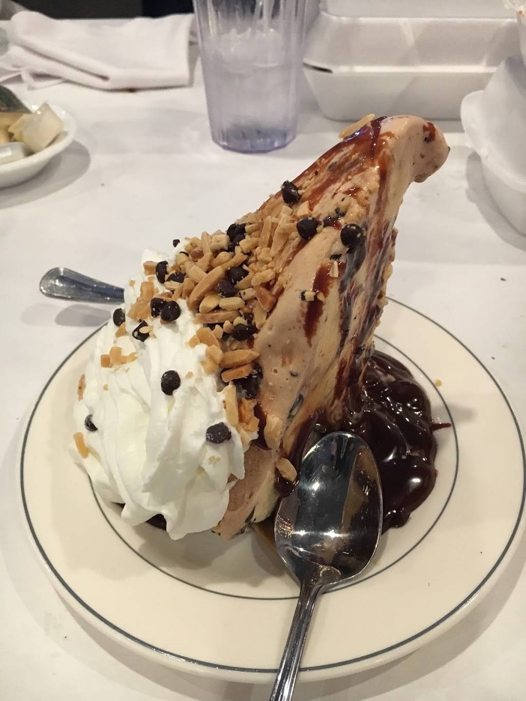 Roses Restaurant & Lounge | restaurant | 201 N Canton Center Rd, Canton, MI 48187, USA | 7349819904 OR +1 734-981-9904