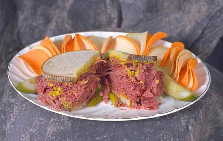 DAs Deli & Dining | restaurant | 7260 W 159th St, Orland Park, IL 60462, USA | 7084447685 OR +1 708-444-7685