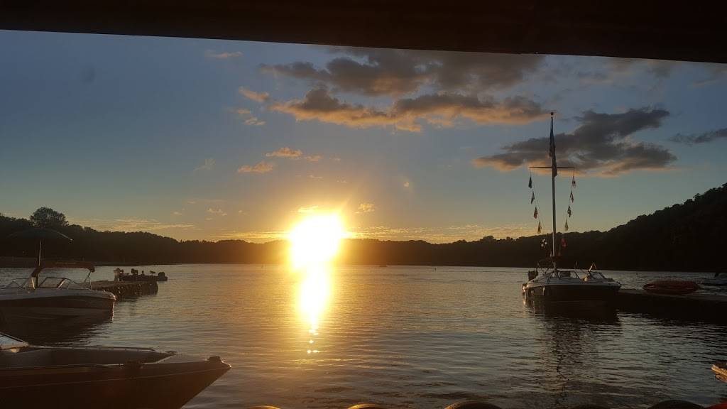 Pier 42 Restaurant at Sunset Marina | restaurant | 2040 Sunset Dock Rd, Monroe, TN 38573, USA | 9318644874 OR +1 931-864-4874