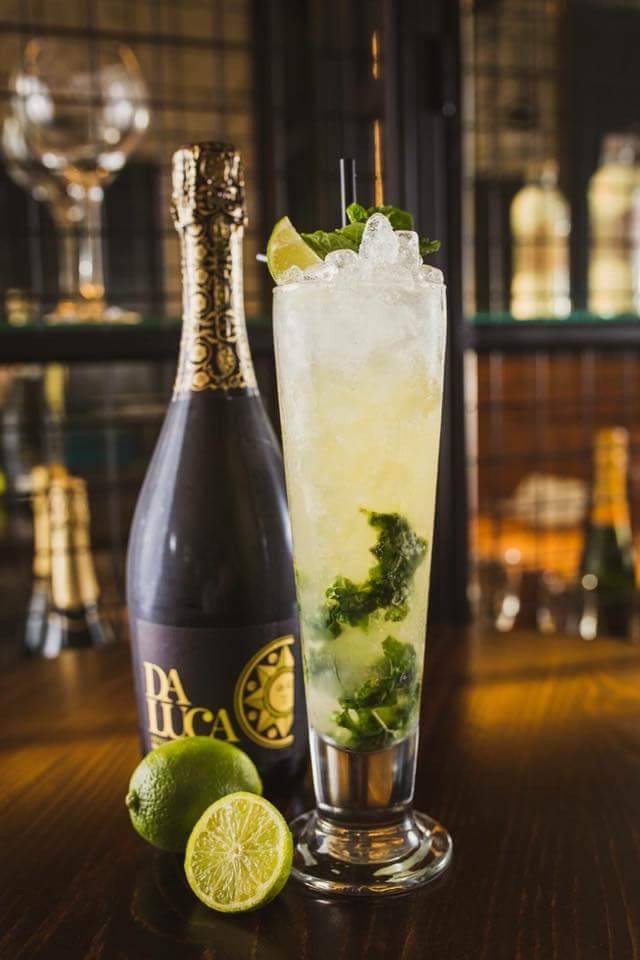 Molly Magees | night club | 241 Castro St, Mountain View, CA 94041, USA | 6509610108 OR +1 650-961-0108