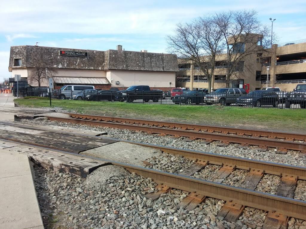 Peking House | restaurant | 215 S Washington Ave, Royal Oak, MI 48067, USA | 2485452700 OR +1 248-545-2700