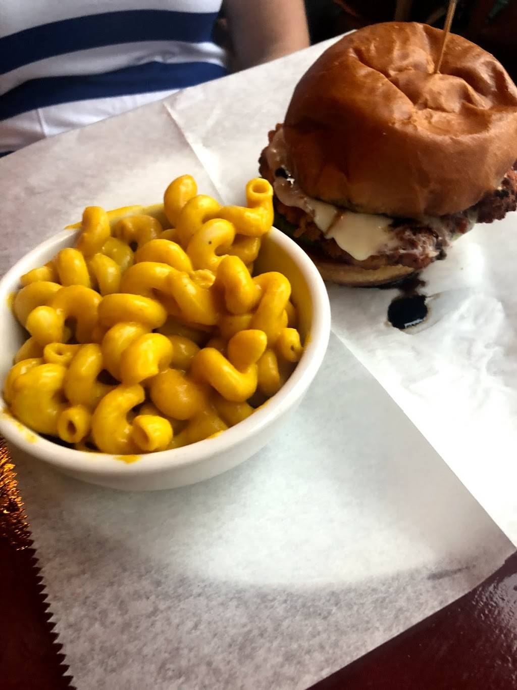 Cobra Cabana | restaurant | 901 W Marshall St, Richmond, VA 23220, USA | 8043033577 OR +1 804-303-3577