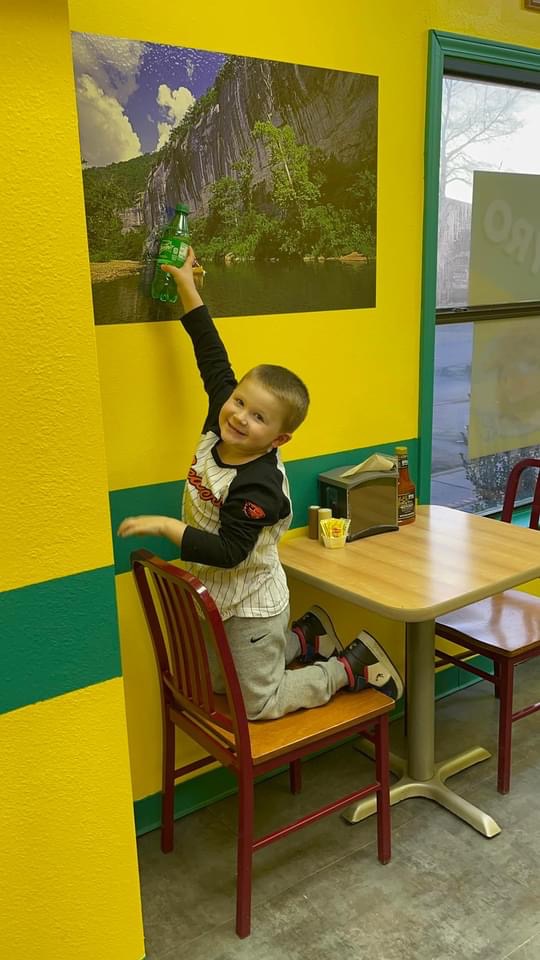 Sharks | restaurant | 115 Carnahan Dr, Maumelle, AR 72113, USA | 5017348220 OR +1 501-734-8220