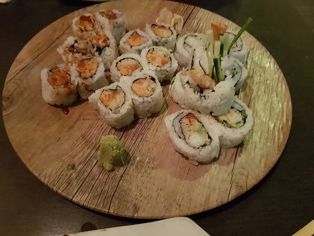 Azumi Sushi | restaurant | 5516 Lawrence Ave E, Scarborough, ON M1C 3B2, Canada | 4162843033 OR +1 416-284-3033