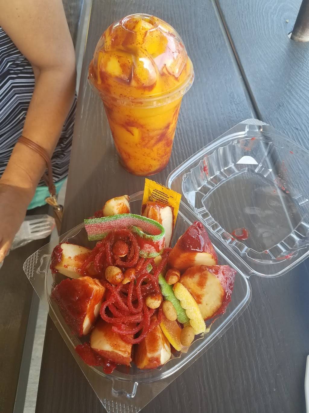 El Tucan Refresqueria | restaurant | 516 Mill Ave, Conroe, TX 77301, USA | 9365396492 OR +1 936-539-6492