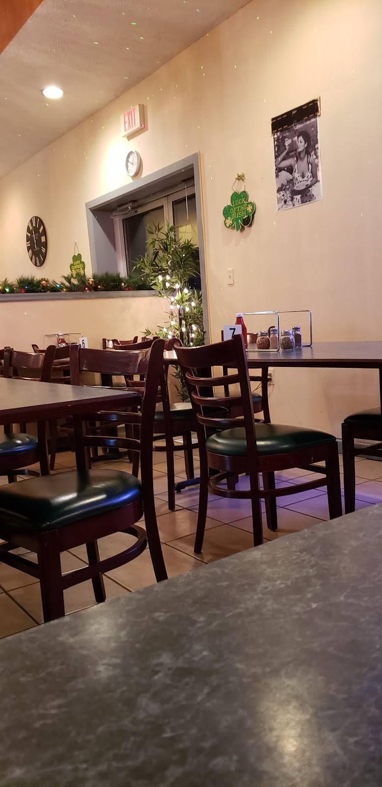 Giuseppes Pizzeria | restaurant | 188 N Main St, Pittston, PA 18640, USA | 5708832750 OR +1 570-883-2750