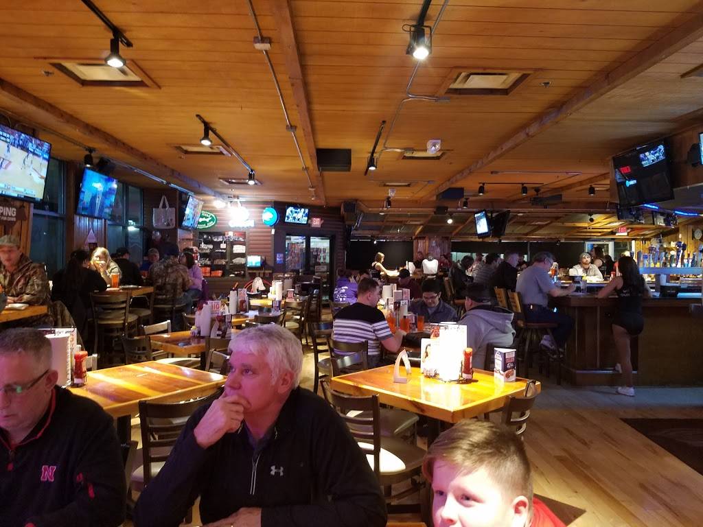 Hooters | meal takeaway | 301 Market Pl Suite C, Fairview Heights, IL 62208, USA | 6183983374 OR +1 618-398-3374