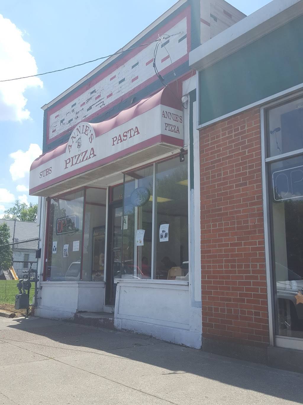 Annies Pizza | meal delivery | 2520 Portland Ave, Louisville, KY 40212, USA | 5027766400 OR +1 502-776-6400