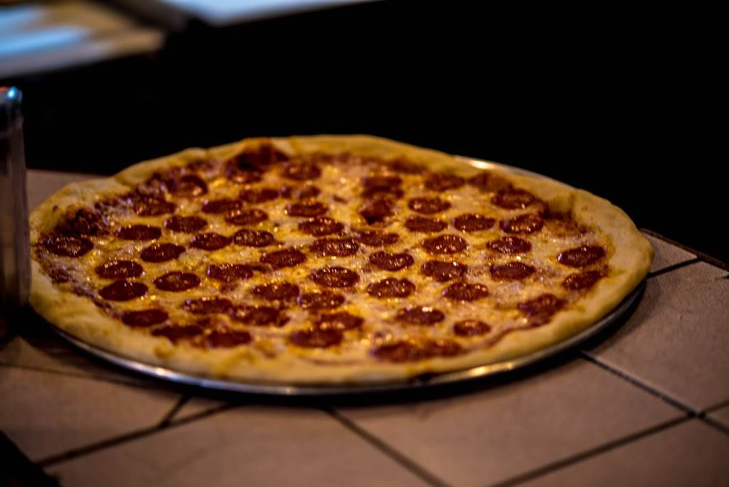 Za Pizza | restaurant | 1919 Hyde St, San Francisco, CA 94109, USA | 4157713100 OR +1 415-771-3100