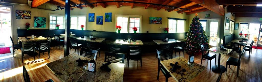 Lighthouse Oyster Bar & Grill | restaurant | 262 Harbor Dr South 201, Oceanside, CA 92054, USA | 7604331900 OR +1 760-433-1900
