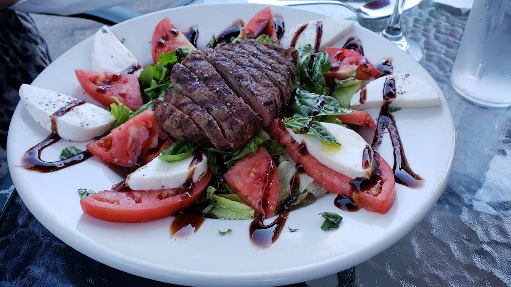 Four Corners Grille | restaurant | 3841 Main Rd, Tiverton, RI 02878, USA | 4016241510 OR +1 401-624-1510