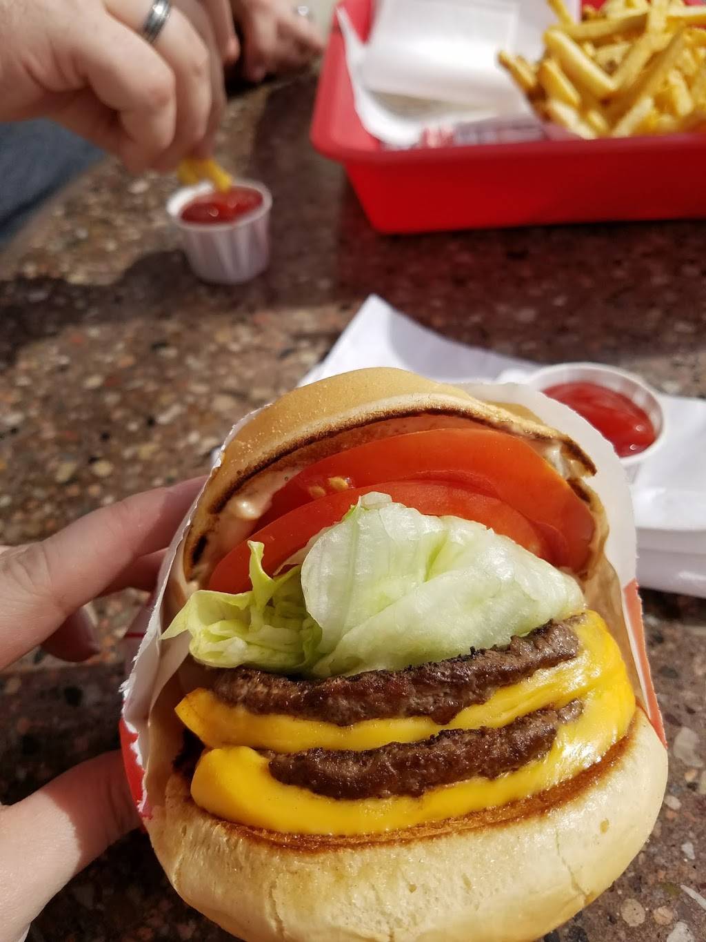 In-N-Out Burger | restaurant | 4515 Airport Blvd, Austin, TX 78751, USA | 8007861000 OR +1 800-786-1000
